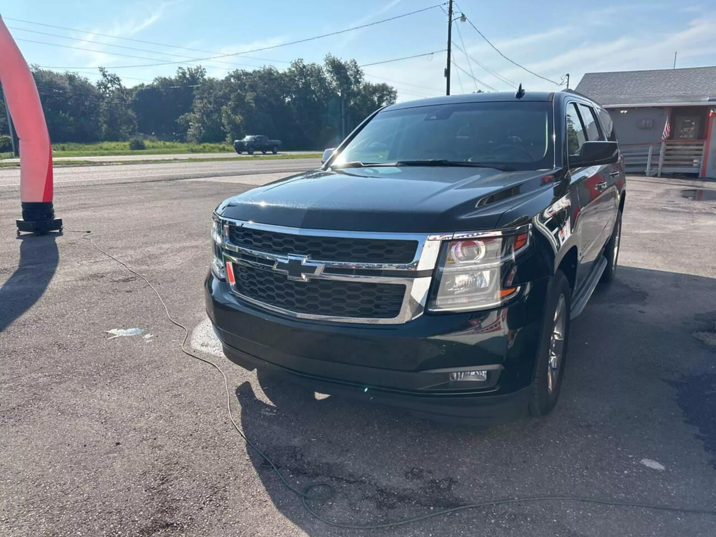 2016 Chevrolet Suburban LT photo 3