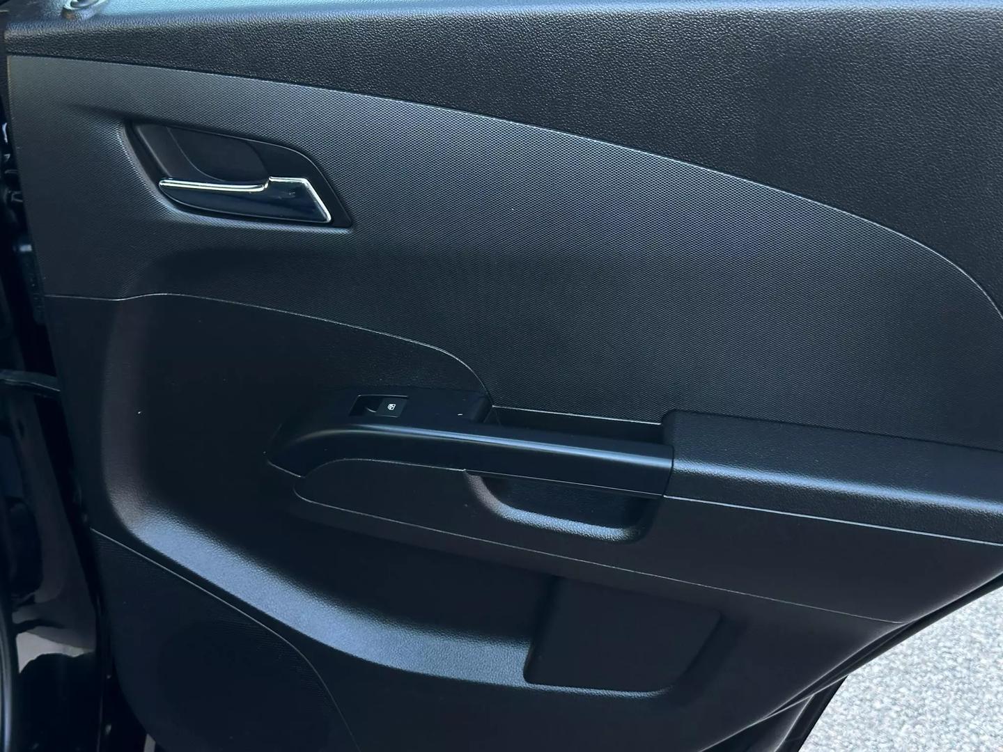 2019 Chevrolet Sonic - Image 25