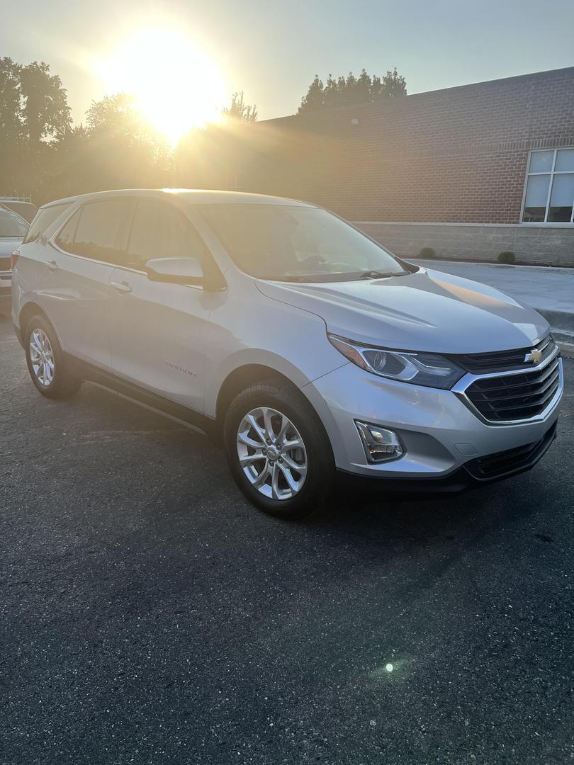 2020 Chevrolet Equinox LT photo 3