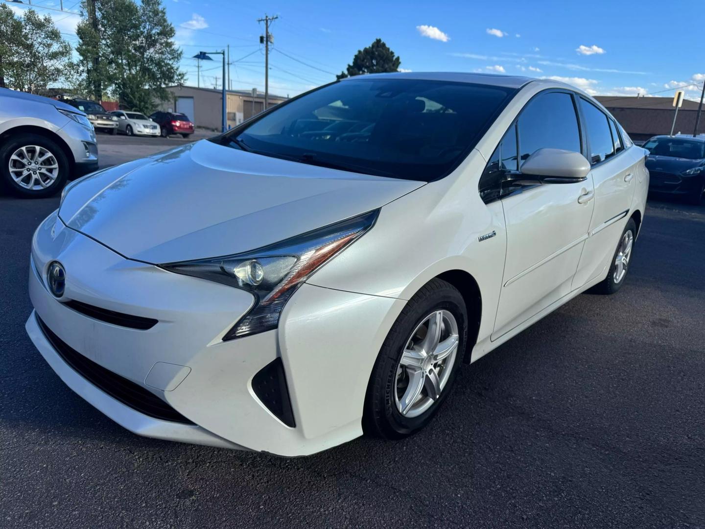 2016 Toyota Prius Four photo 4