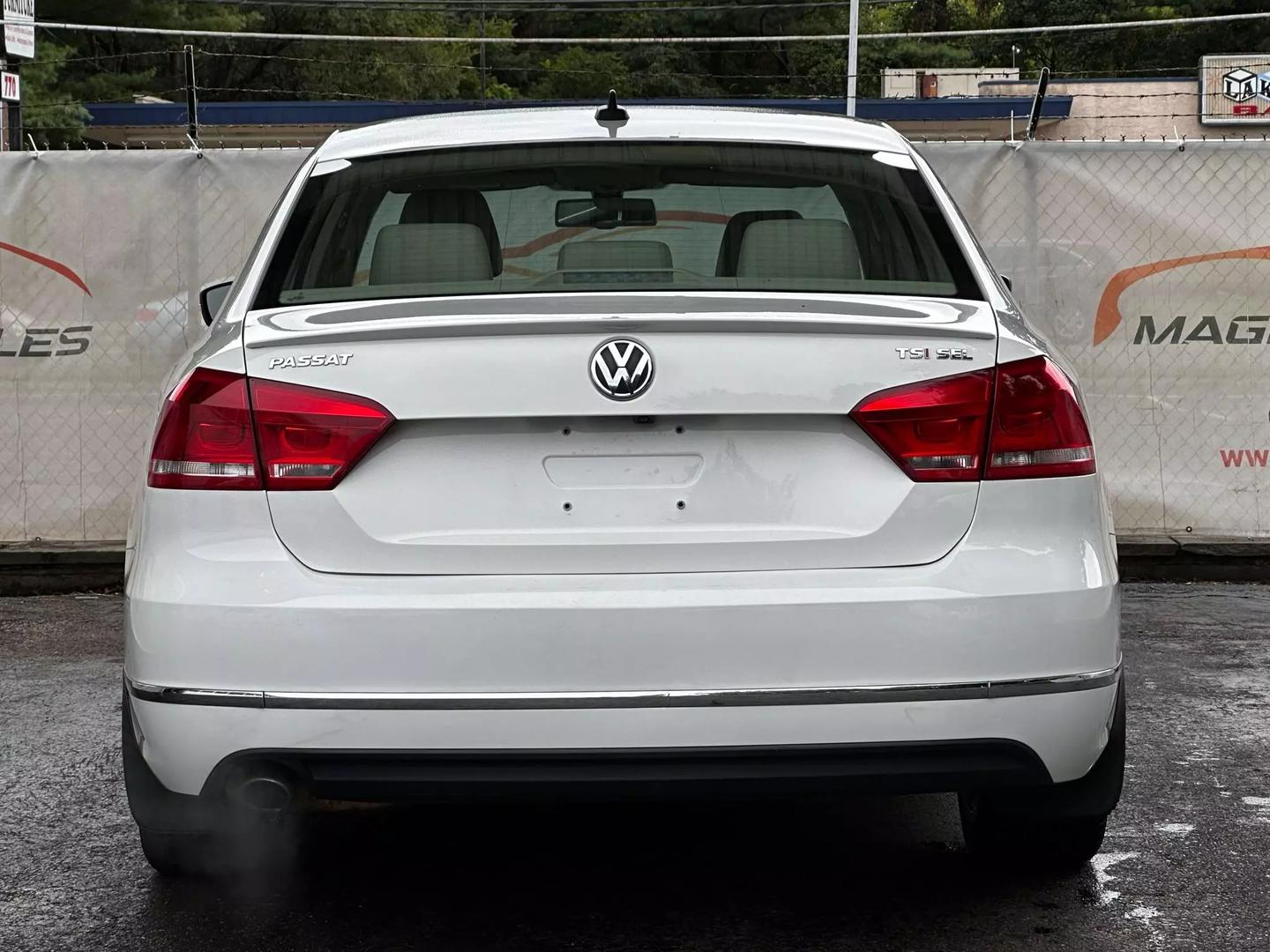 2015 Volkswagen Passat - Image 8