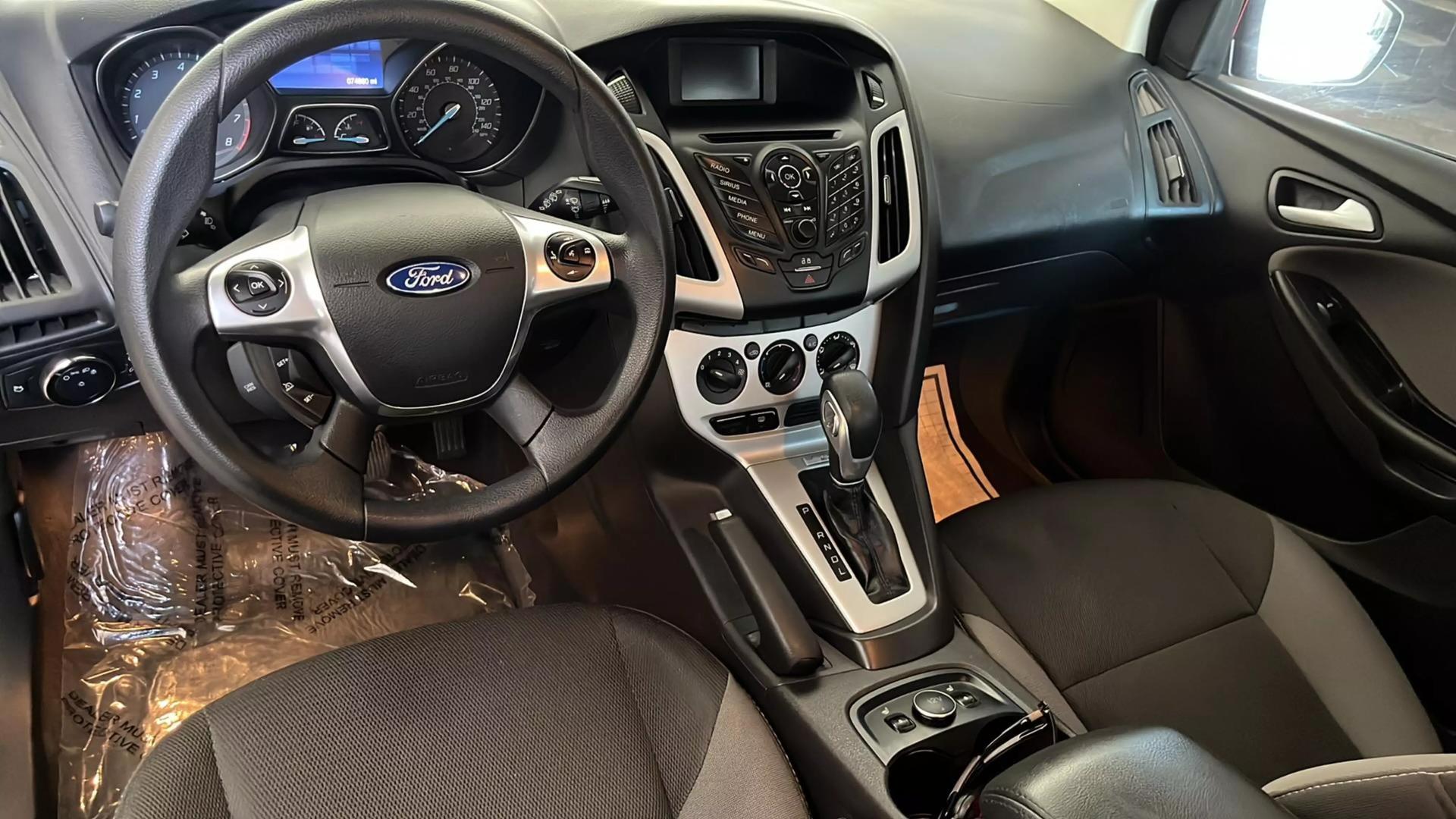 2014 Ford Focus SE photo 20