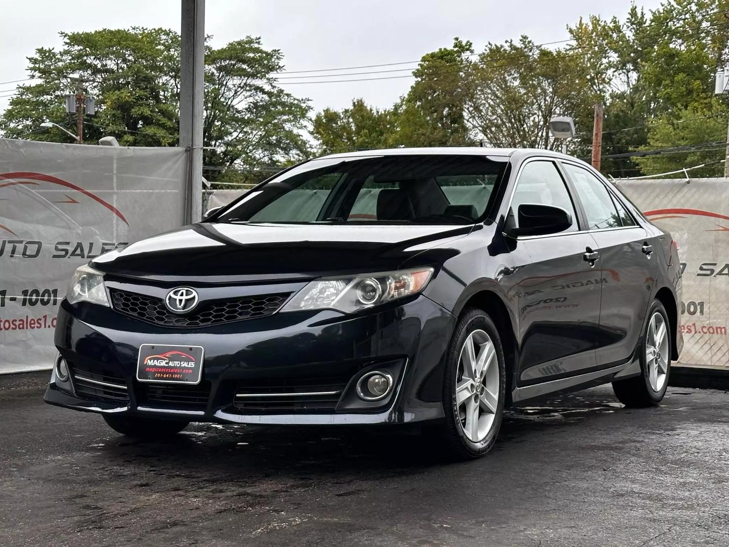 2014 Toyota Camry - Image 3