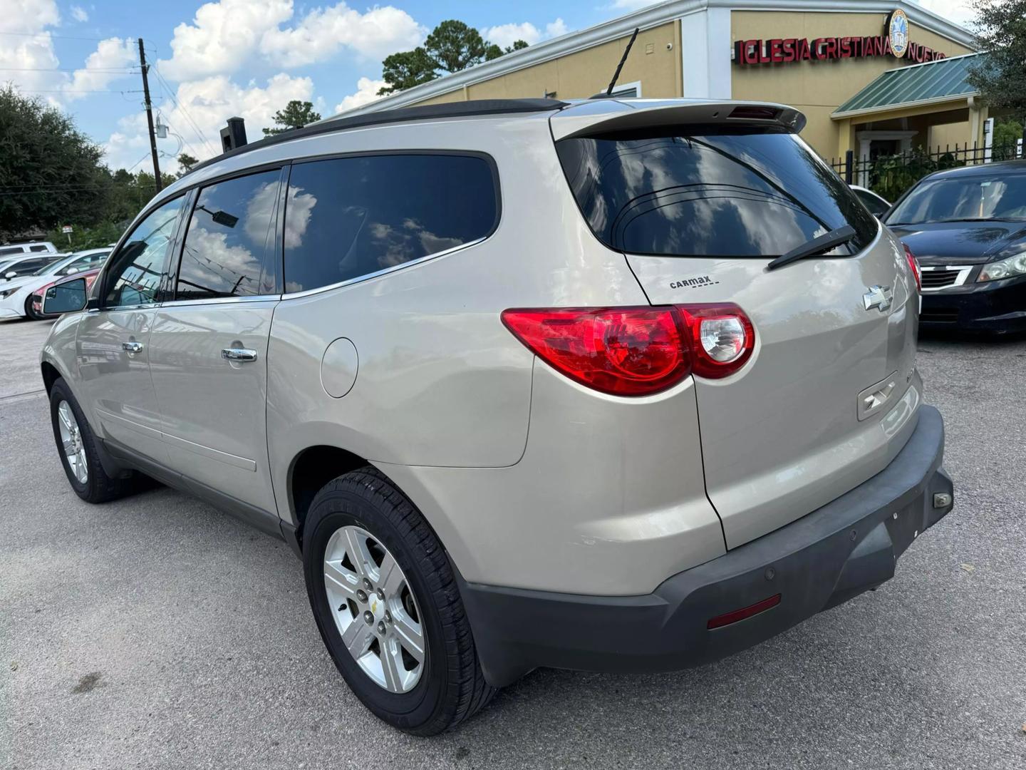 2010 Chevrolet Traverse 1LT photo 12