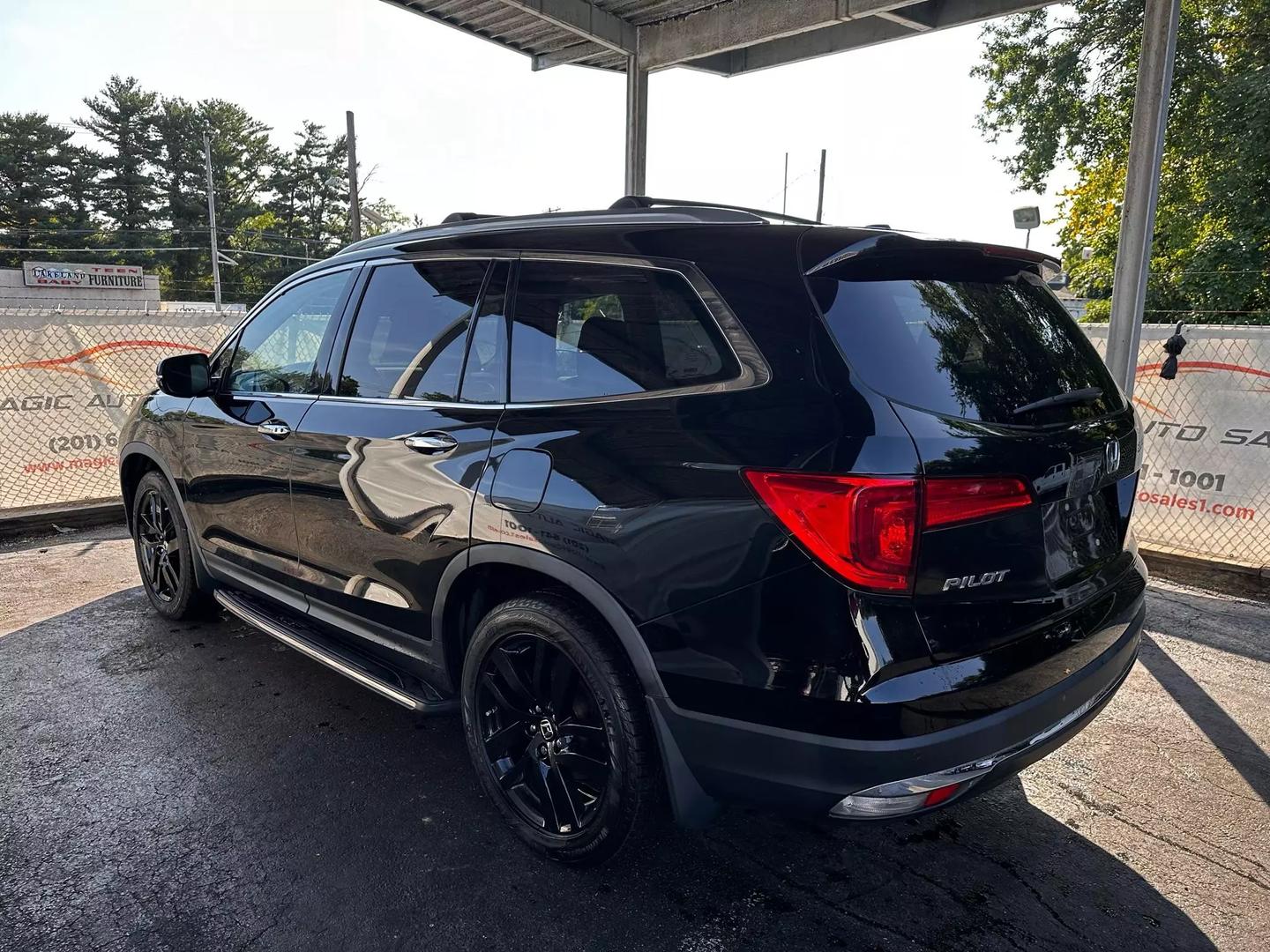 2016 Honda Pilot - Image 13