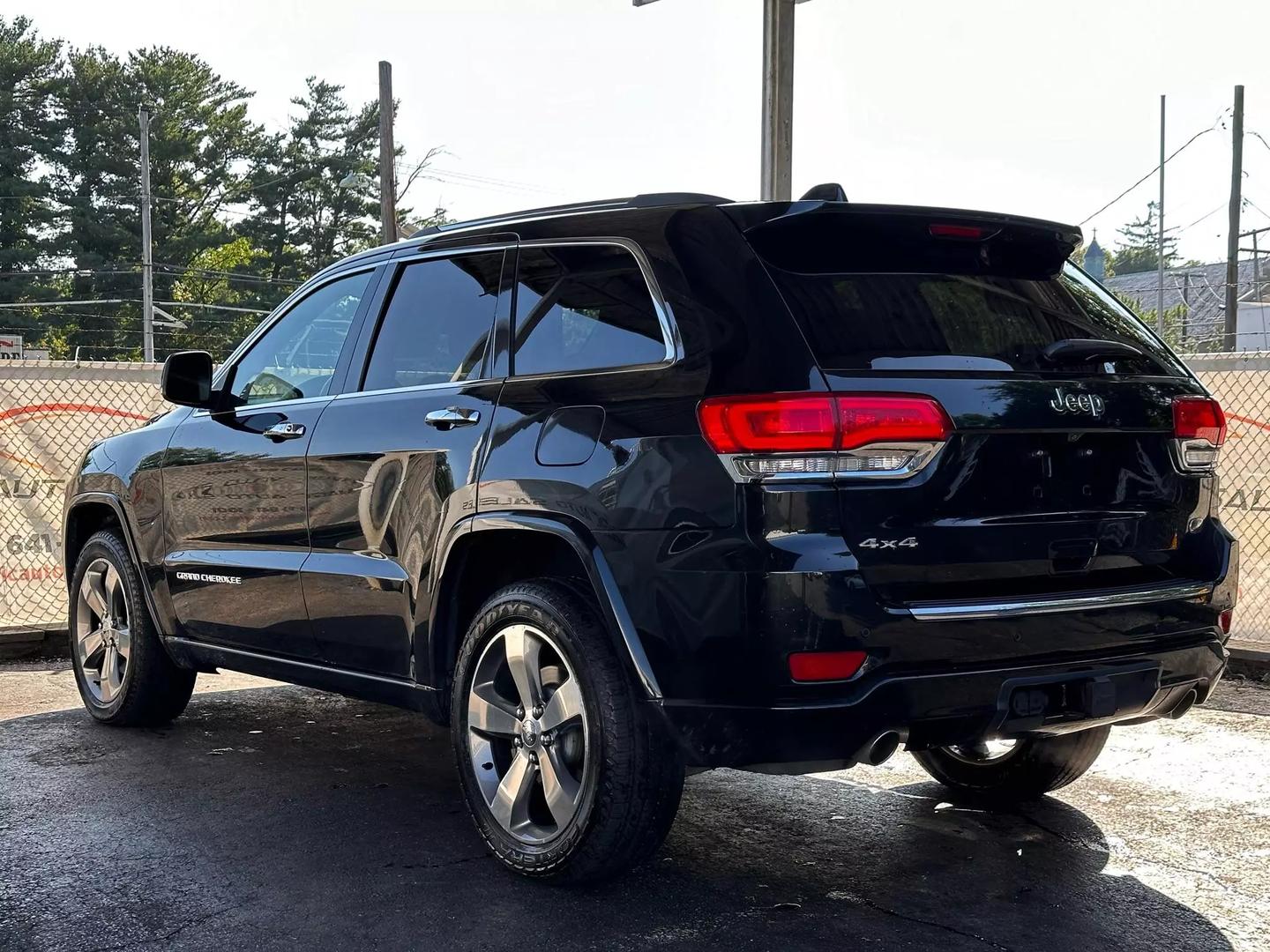 2015 Jeep Grand Cherokee - Image 7