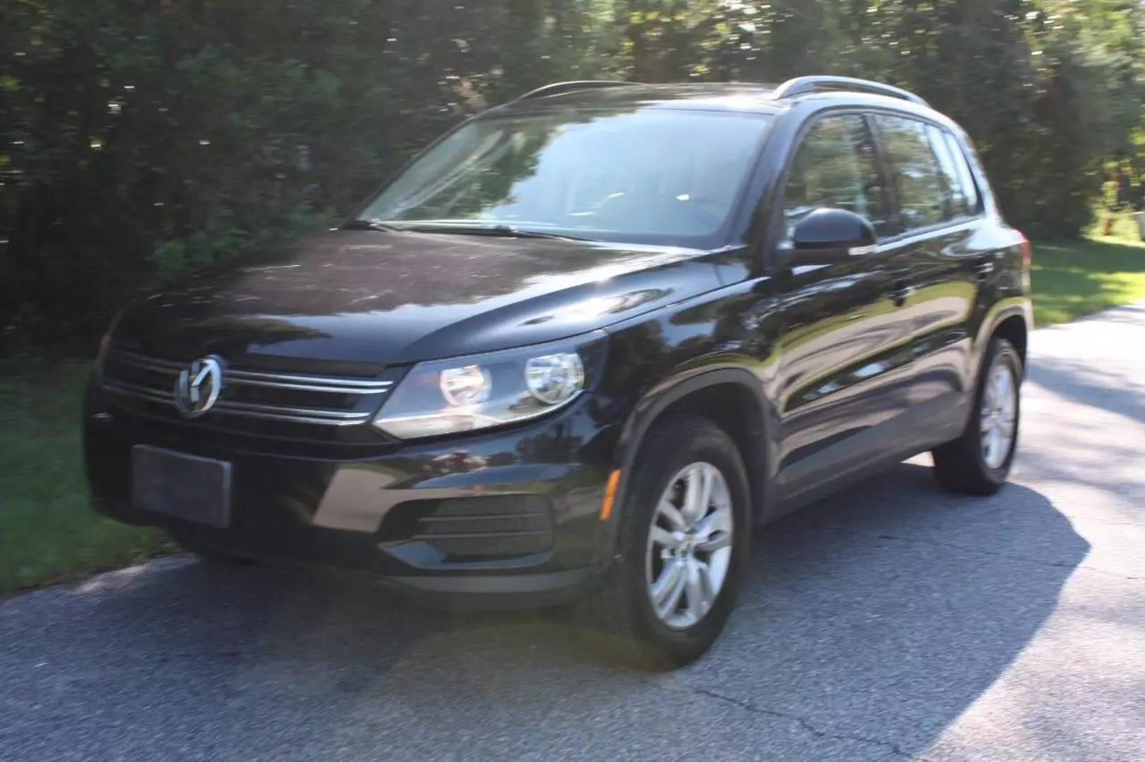 2016 Volkswagen Tiguan S photo 3