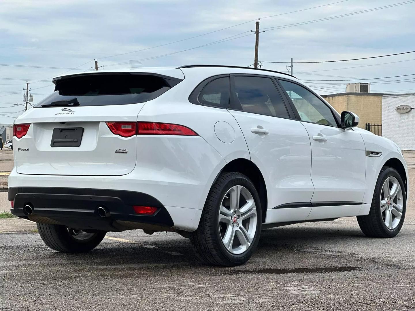 2018 Jaguar F-pace - Image 8