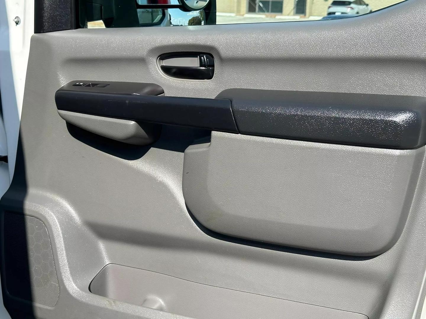 2018 Nissan Nv2500 Hd Cargo - Image 22