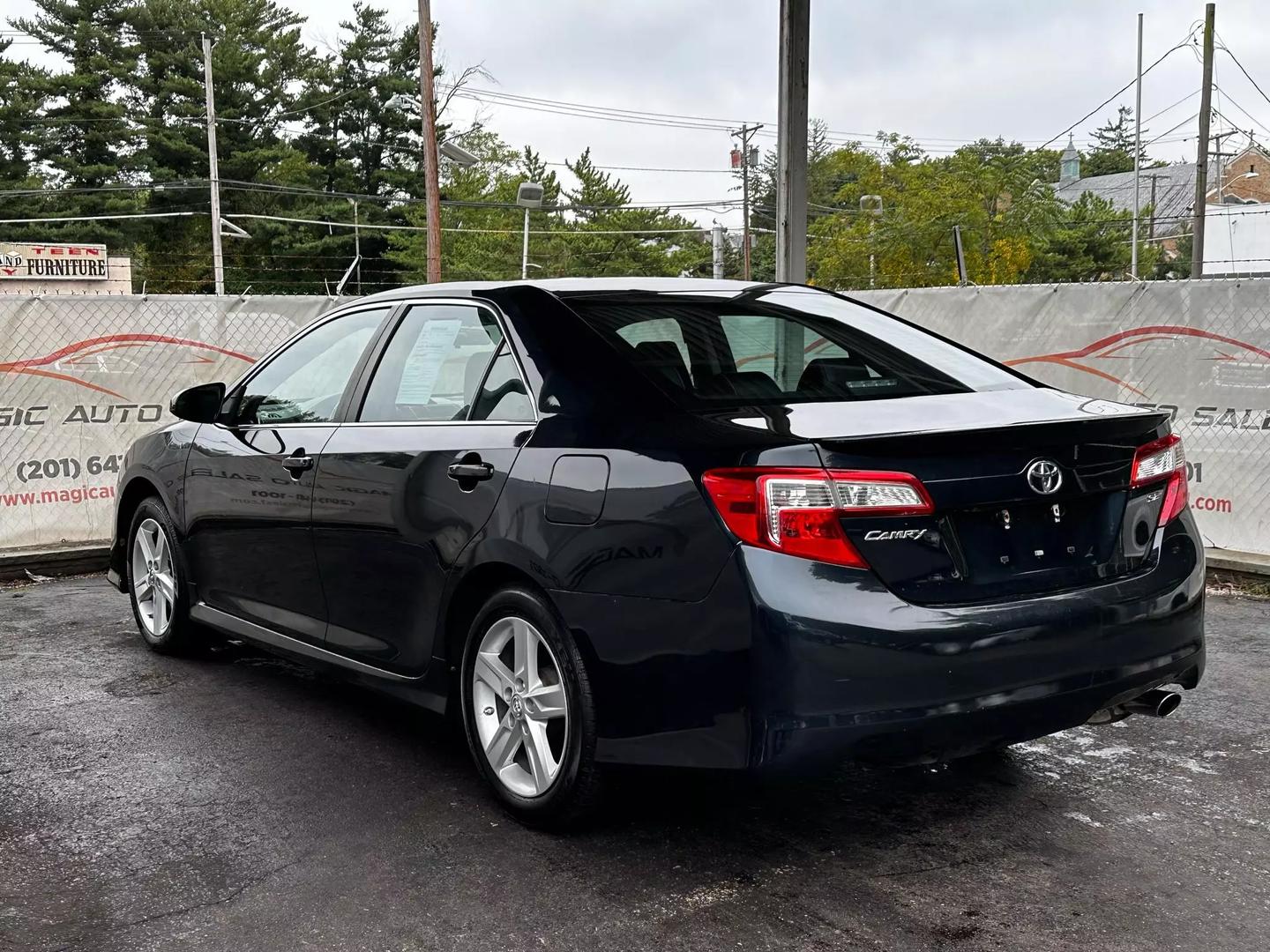 2014 Toyota Camry - Image 7