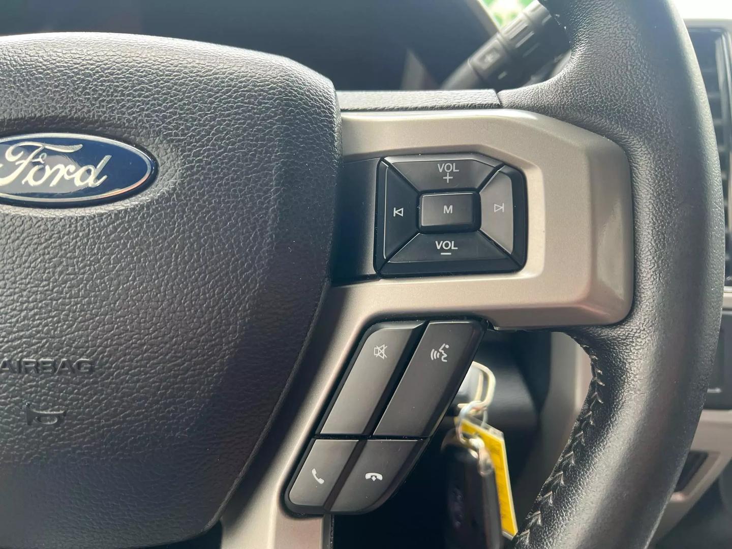 2019 Ford F250 Super Duty Crew Cab - Image 22