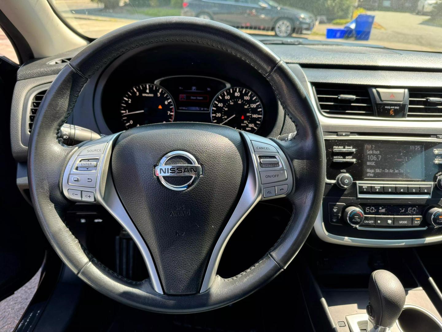 2017 Nissan Altima SV photo 8