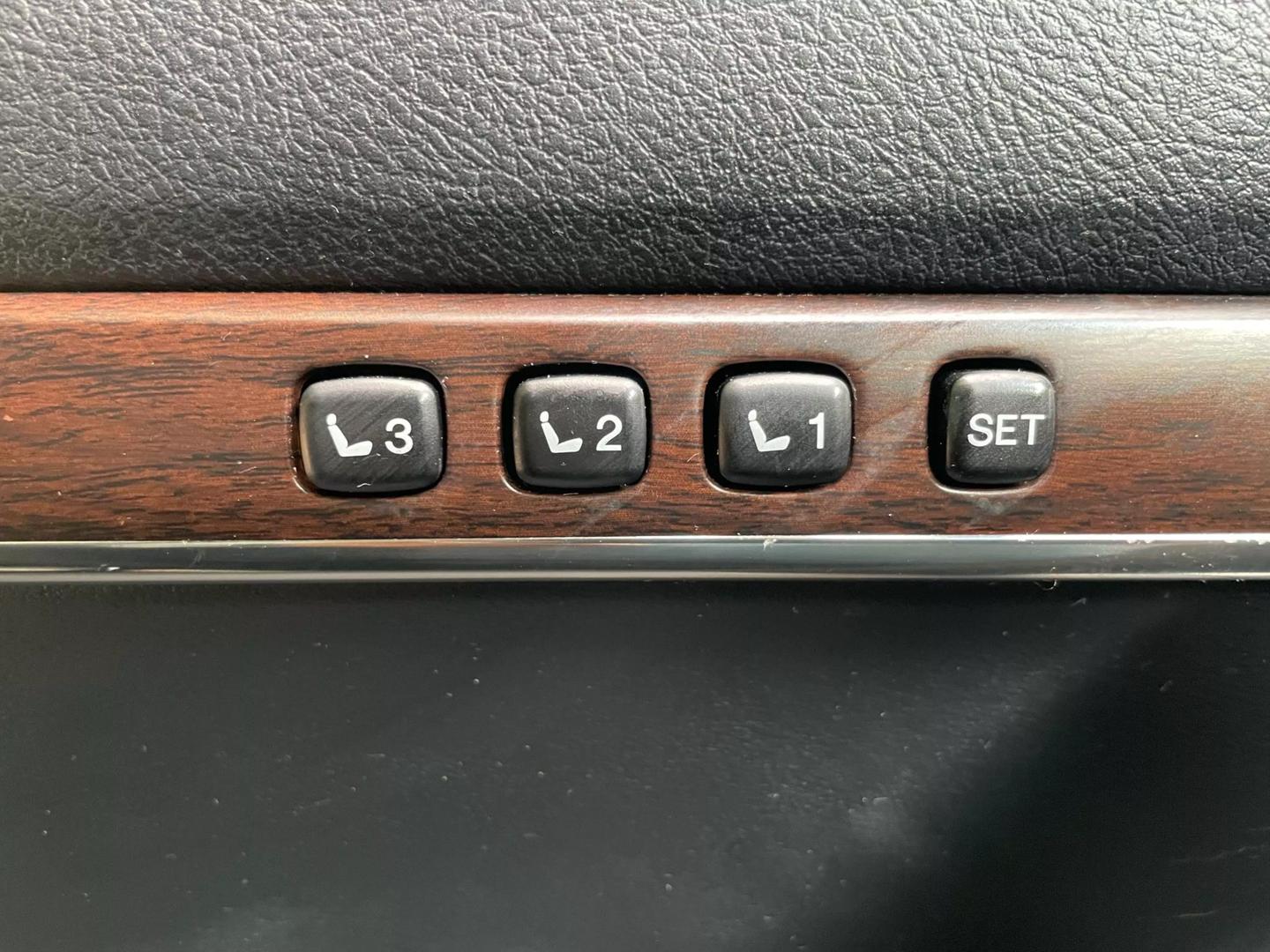 2016 Toyota Land Cruiser Base photo 20