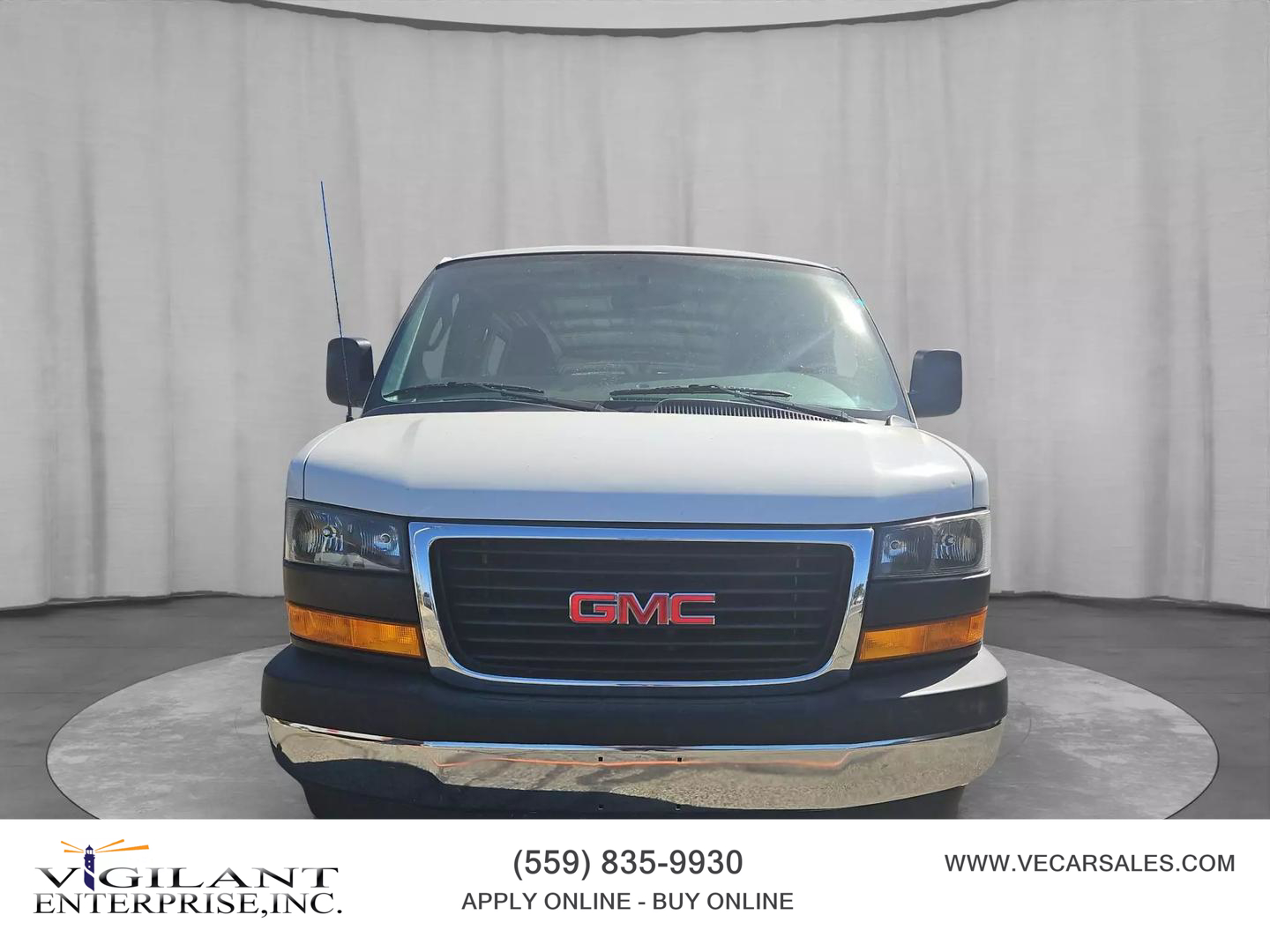 GMC Savana Cargo's photo