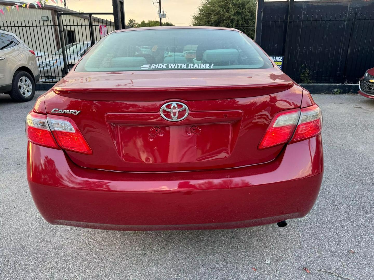 2009 Toyota Camry LE photo 10