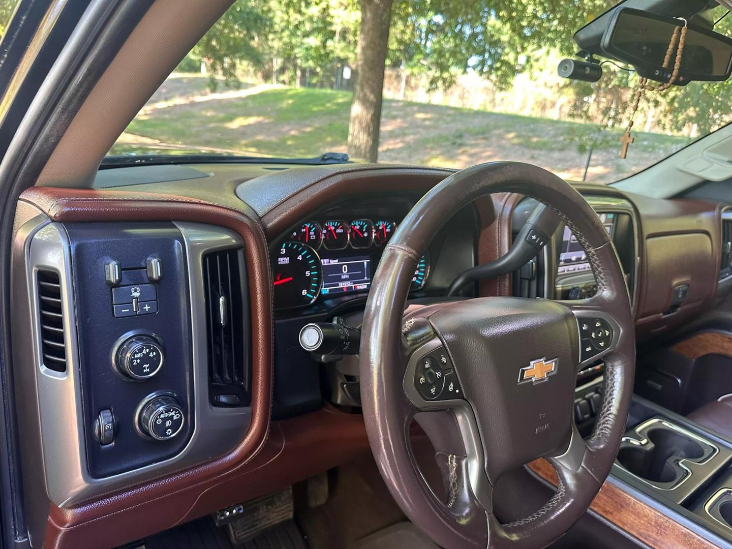 2015 Chevrolet Silverado 1500 High Country photo 12