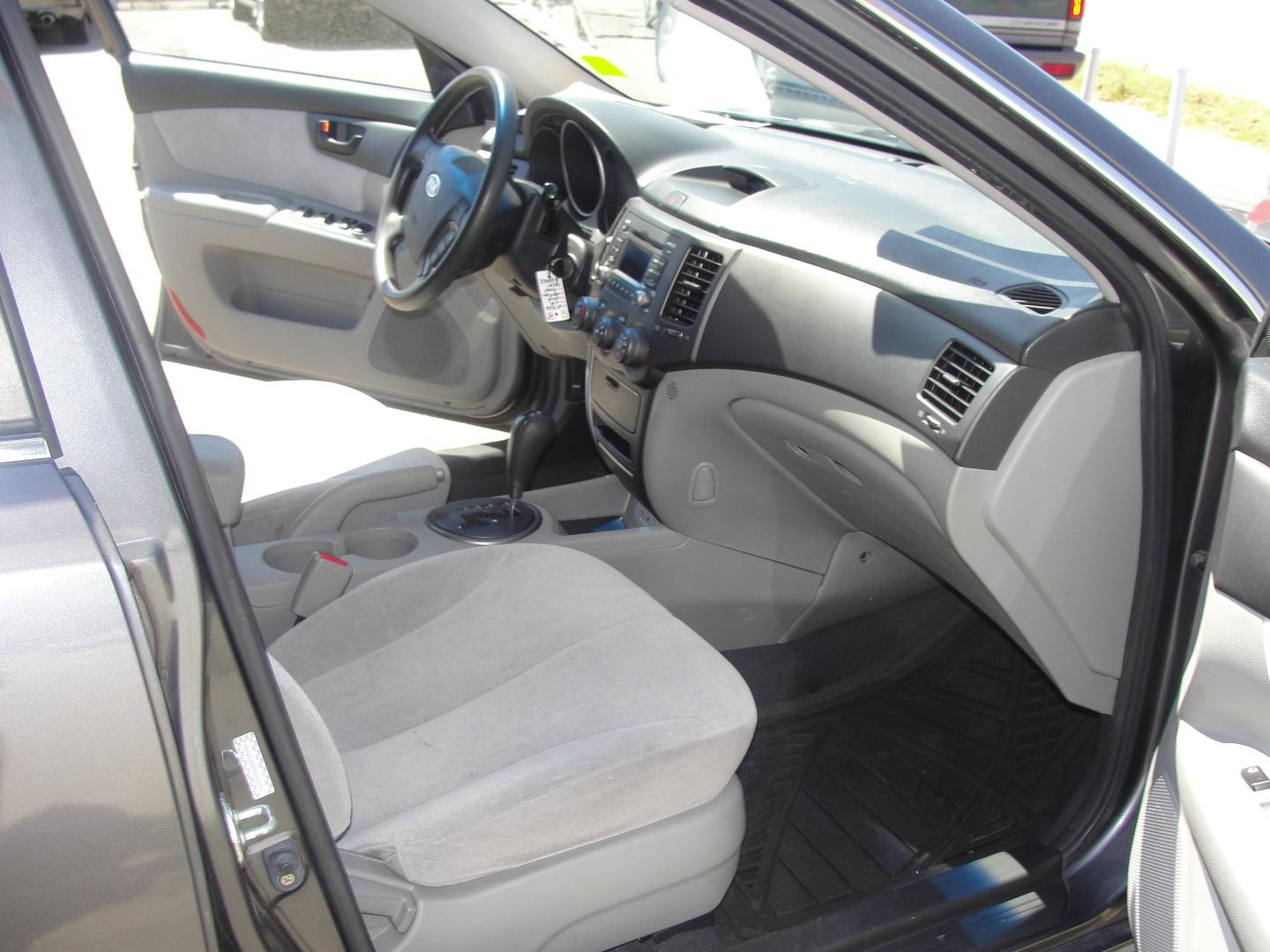 2009 Kia Optima LX photo 24