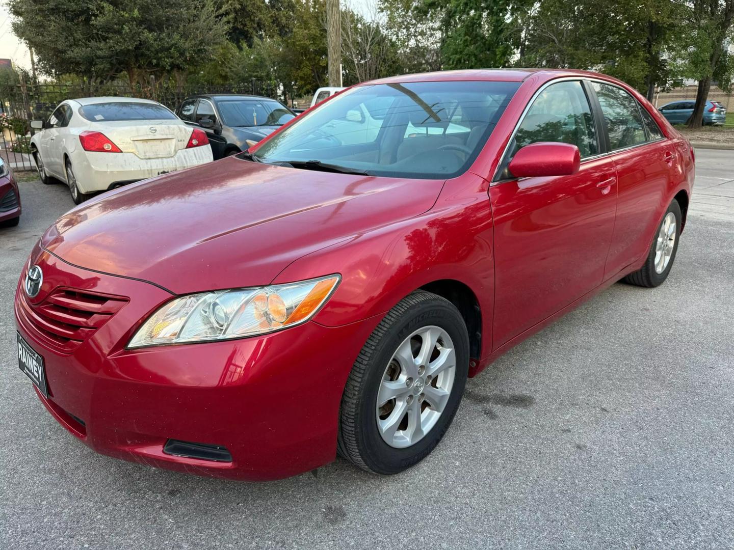 2009 Toyota Camry LE photo 3