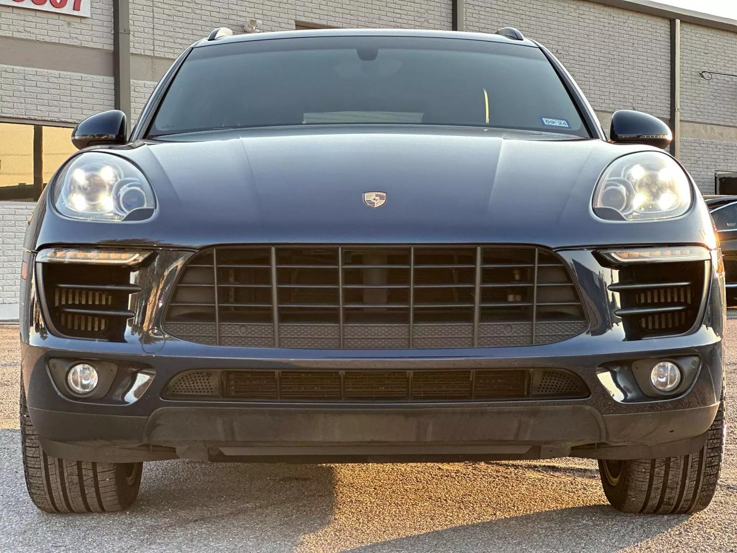 2016 Porsche Macan - Image 12