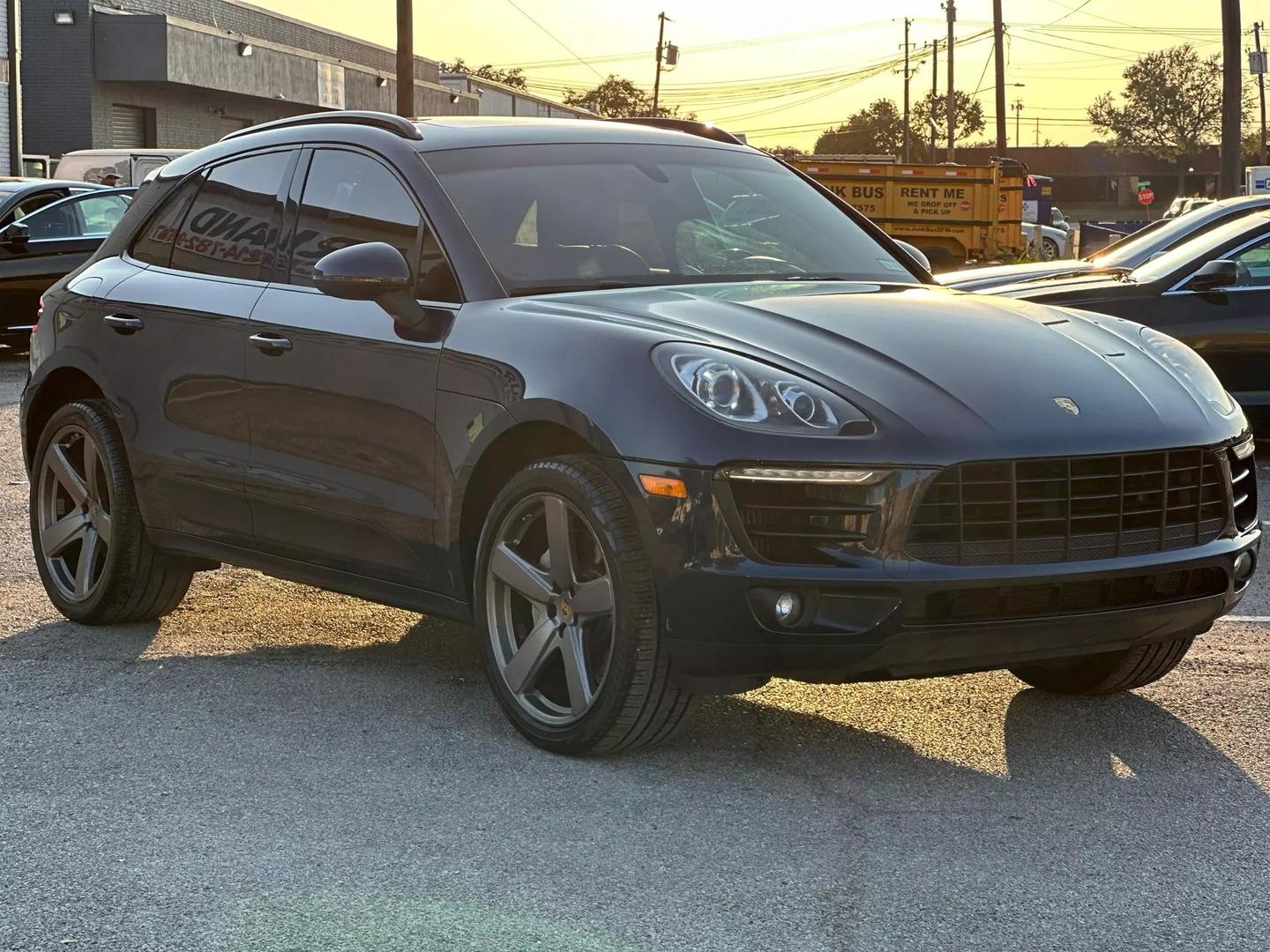 2016 Porsche Macan - Image 10