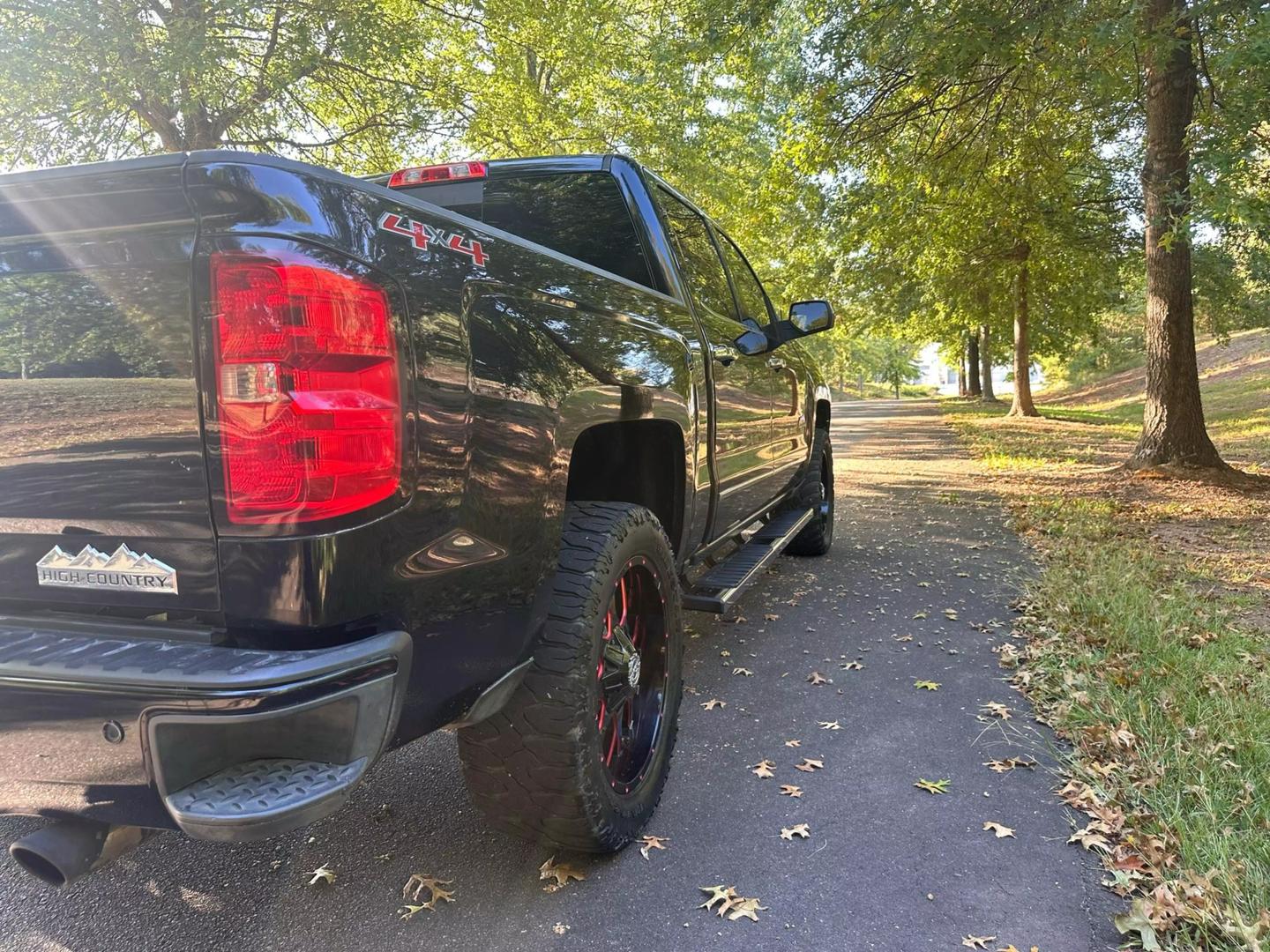 2015 Chevrolet Silverado 1500 High Country photo 5