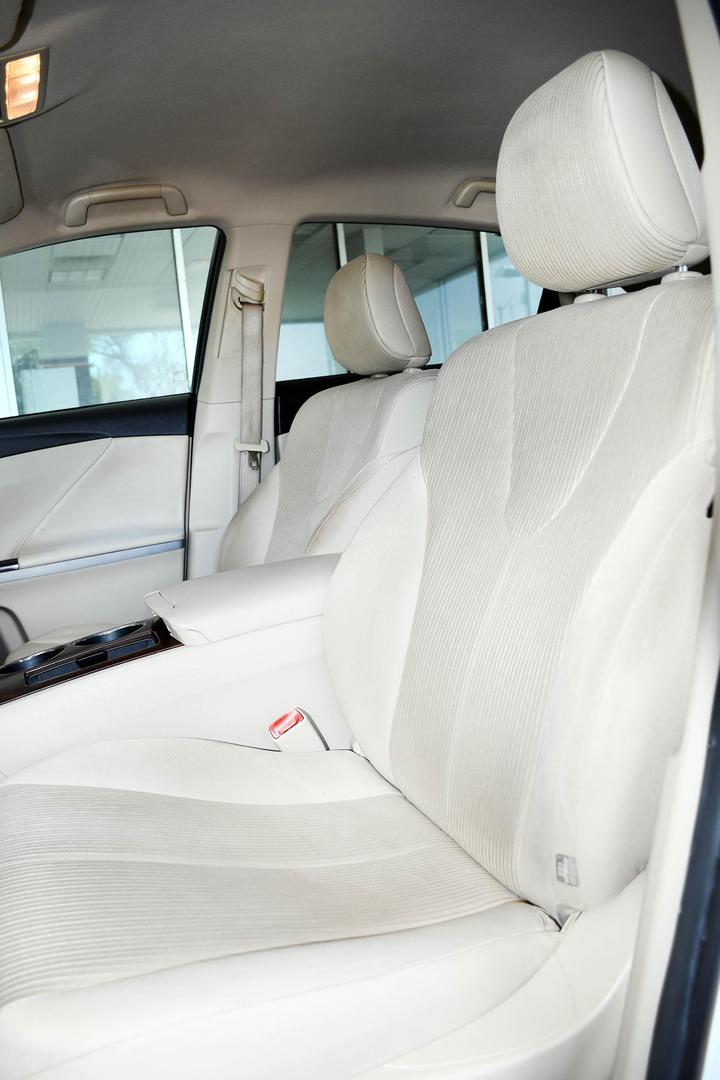 2013 Toyota Venza LE photo 20