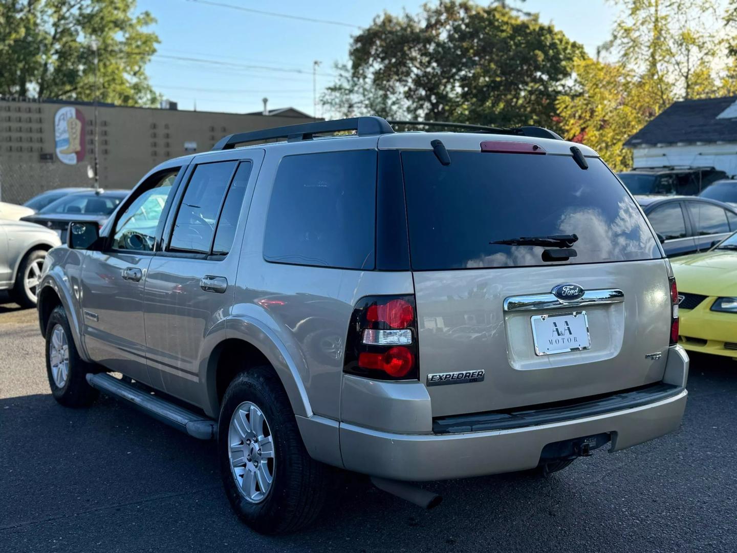 2007 Ford Explorer XLT photo 9