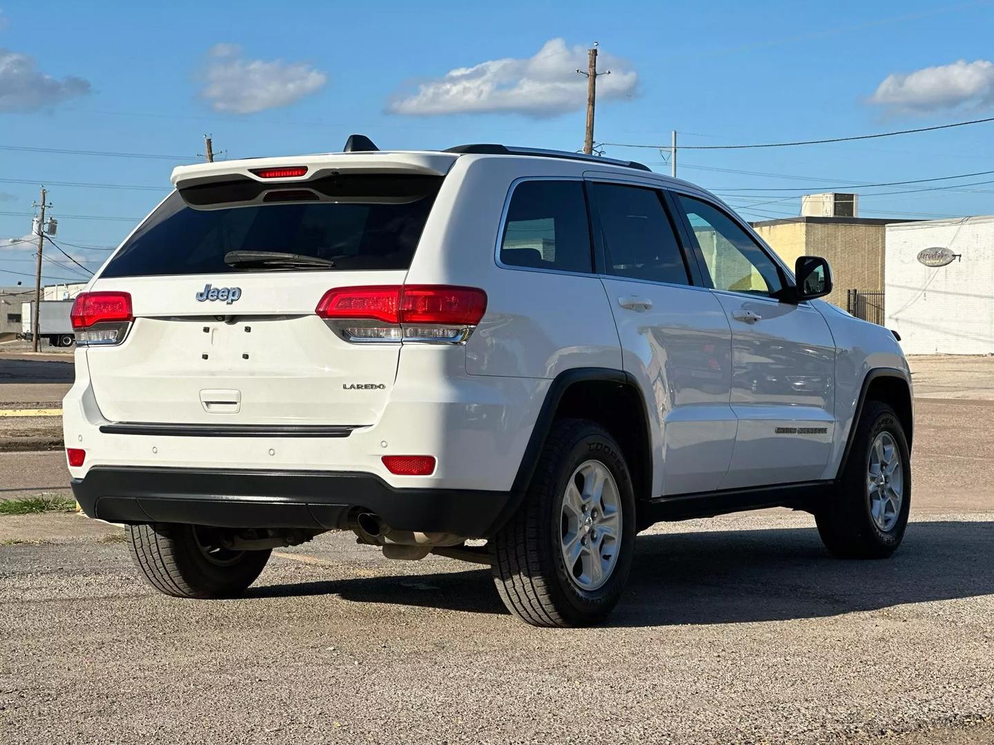 2017 Jeep Grand Cherokee - Image 9