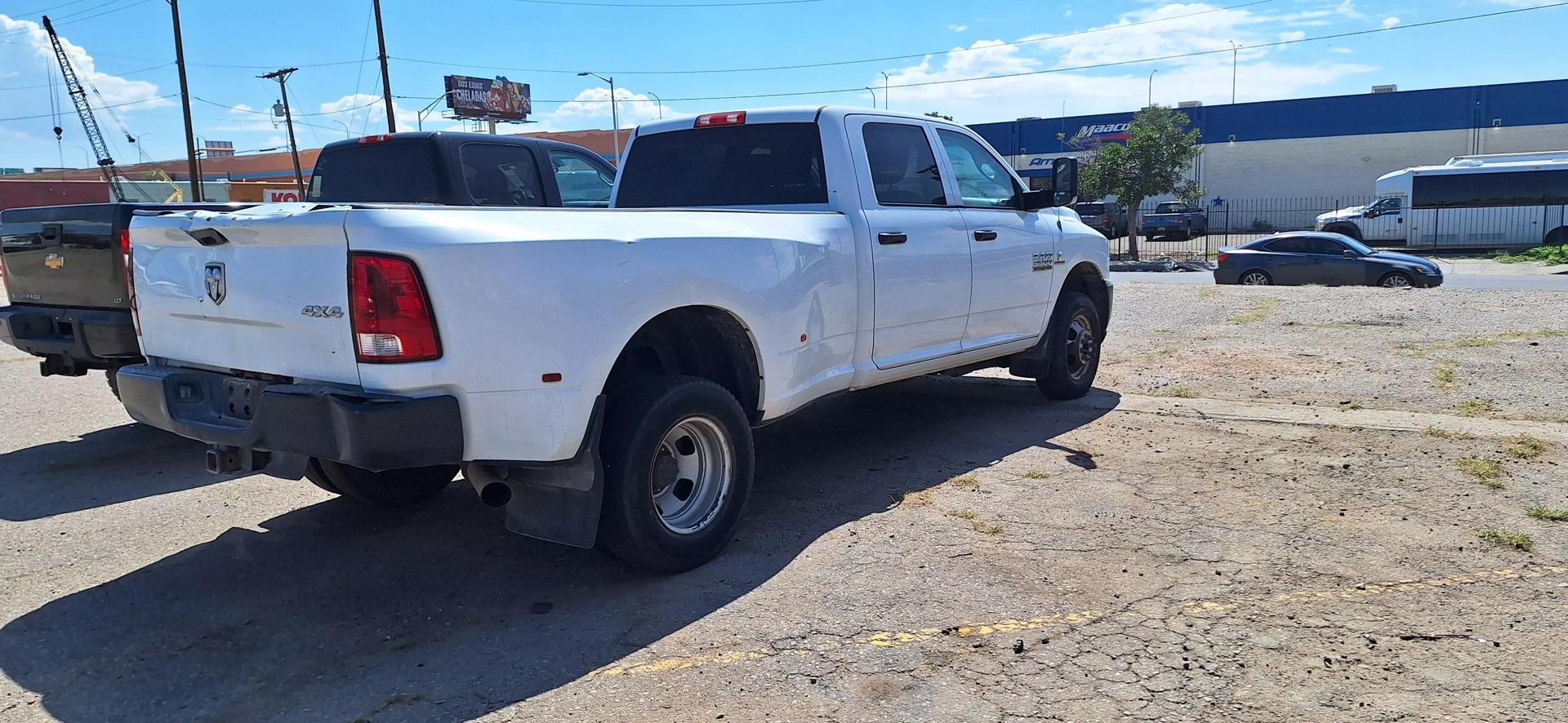 2013 RAM Ram 3500 Pickup SLT photo 2