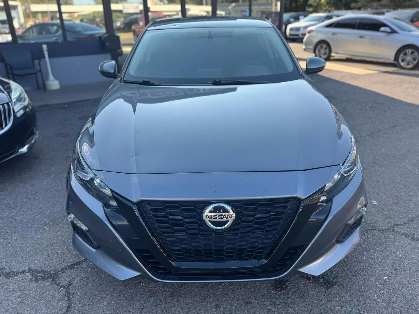 2019 Nissan Altima S photo 2