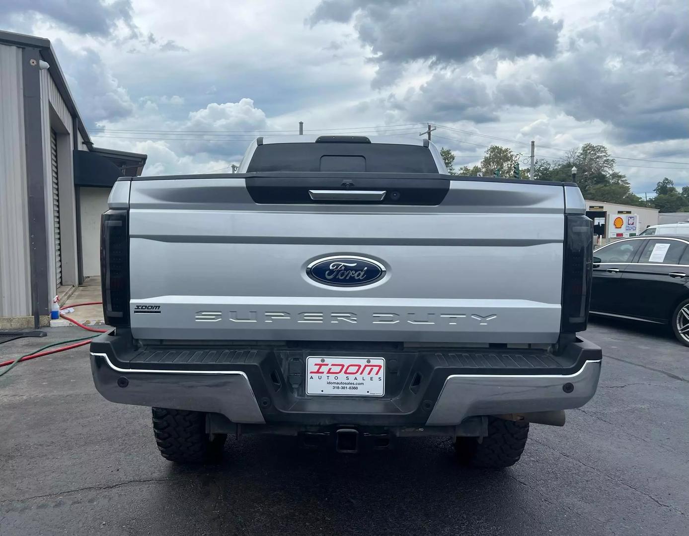 2019 Ford F250 Super Duty Crew Cab - Image 4