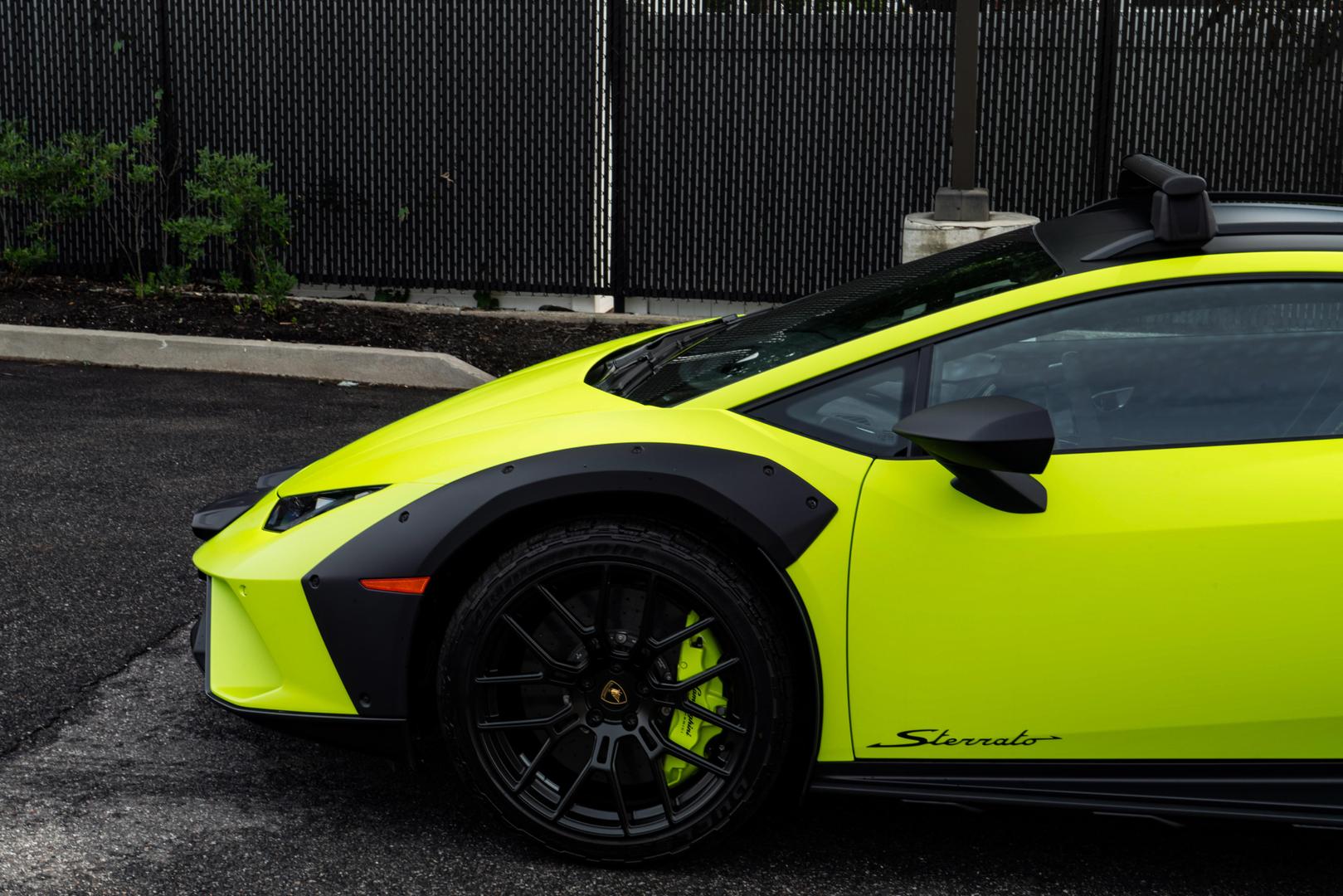 2023 Lamborghini Huracan - Image 13