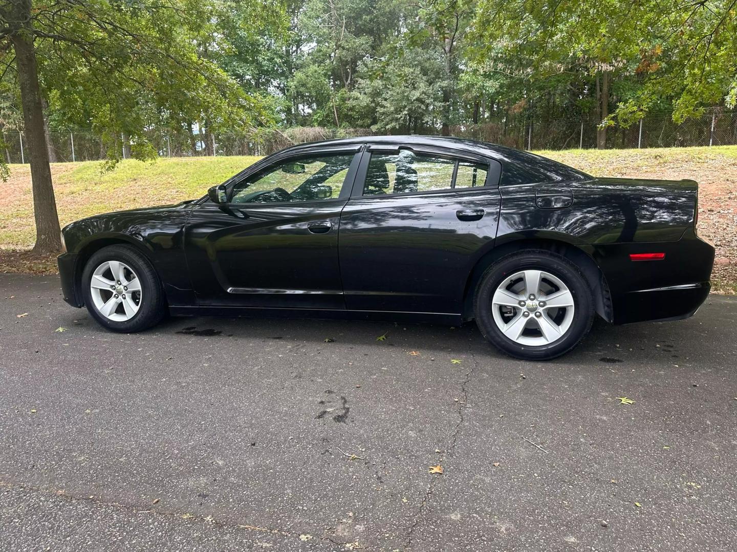 2013 Dodge Charger SE photo 8