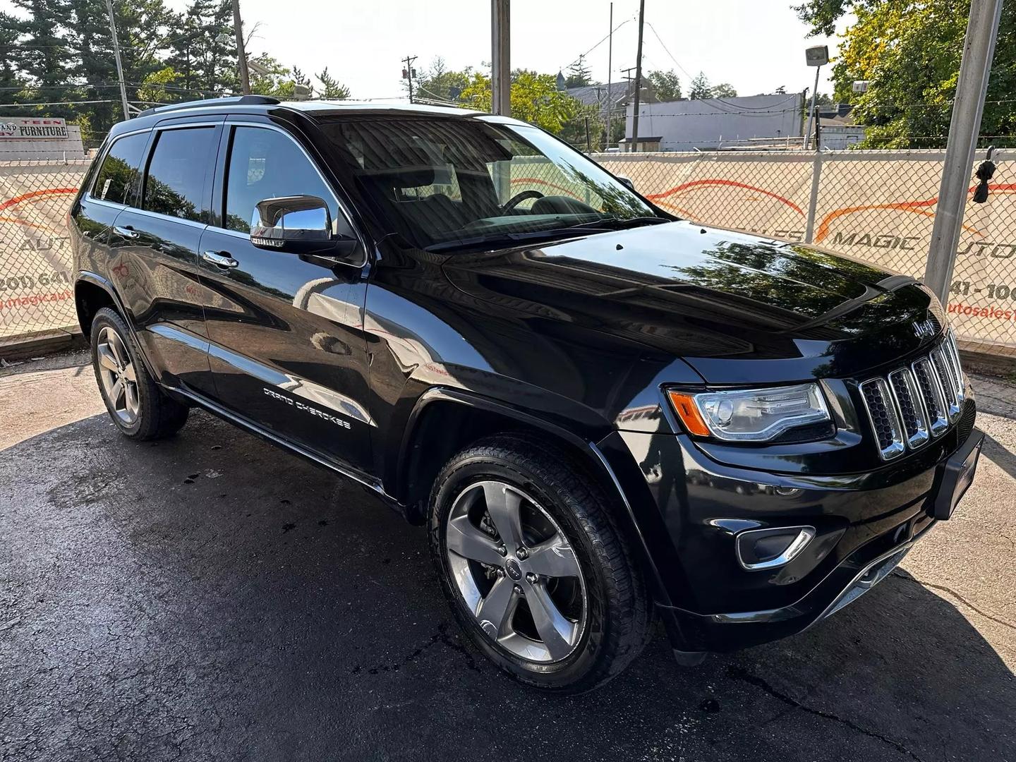 2015 Jeep Grand Cherokee - Image 11