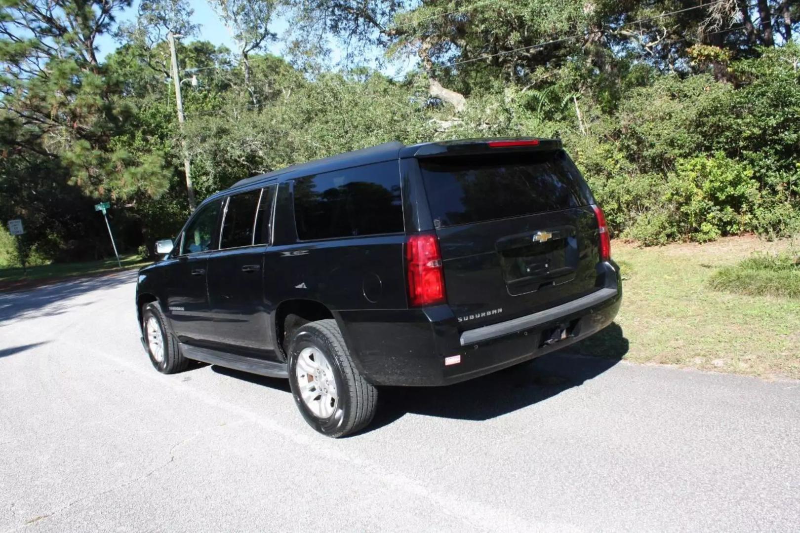 2018 Chevrolet Suburban LS photo 5