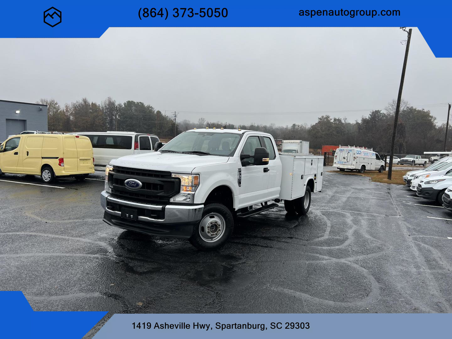 2020 Ford F-350 Super Duty Chassis Cab XL photo 2