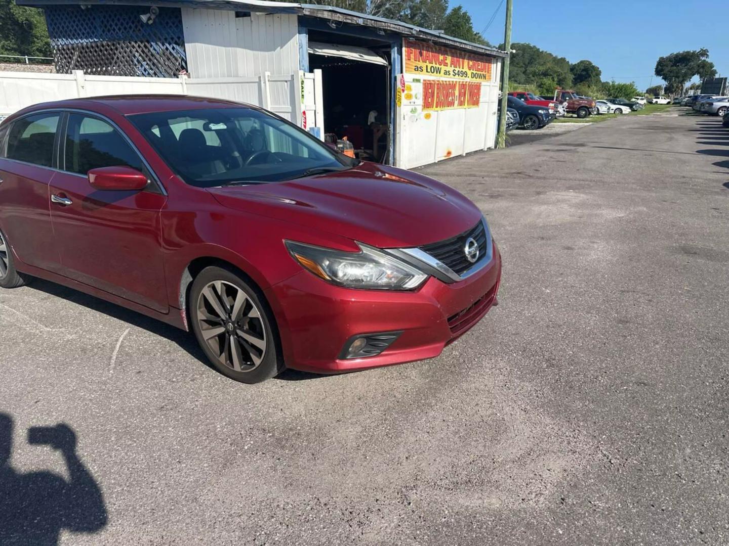 2018 Nissan Altima SR photo 6