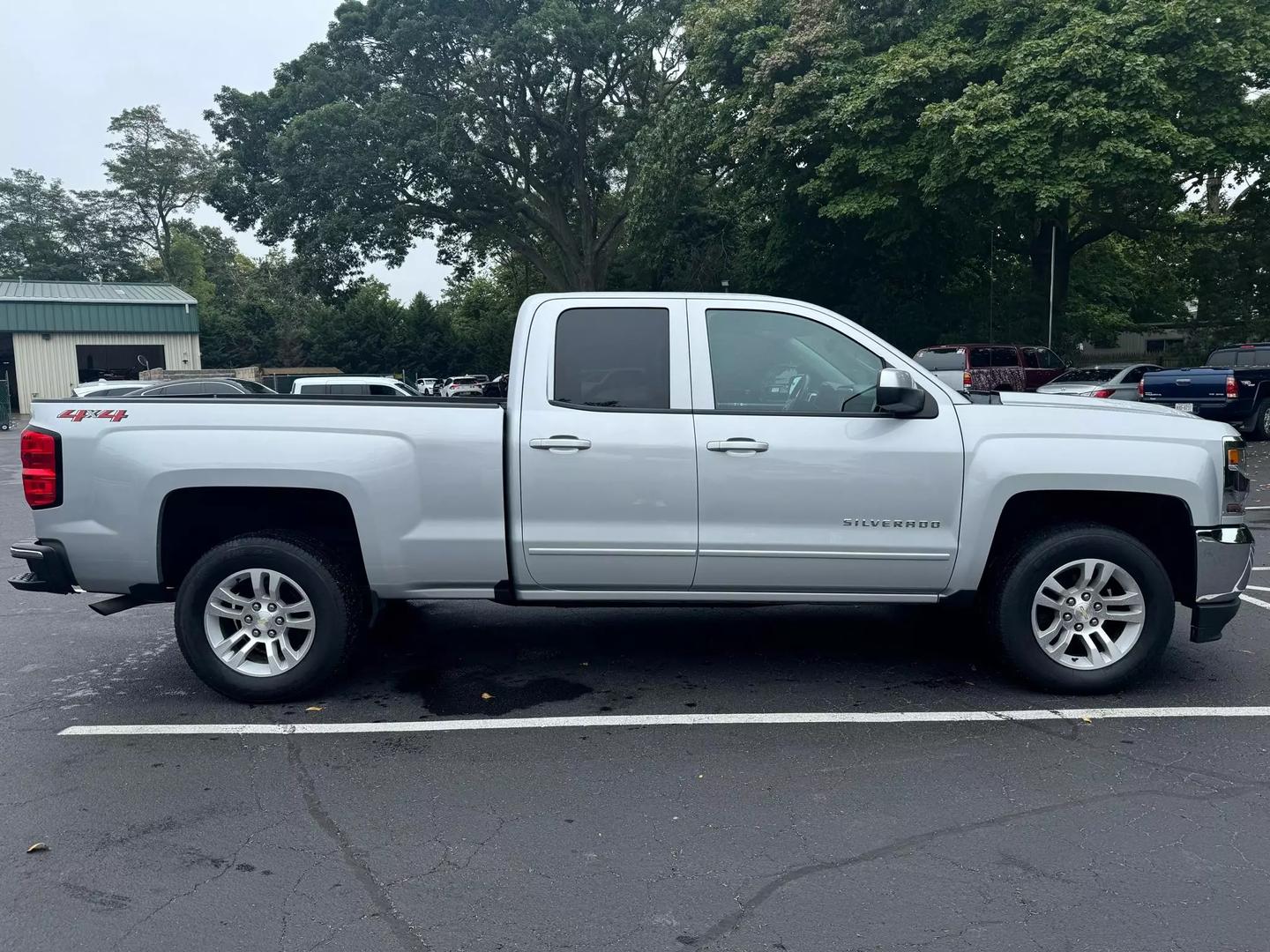 2018 Chevrolet Silverado 1500 LT photo 9