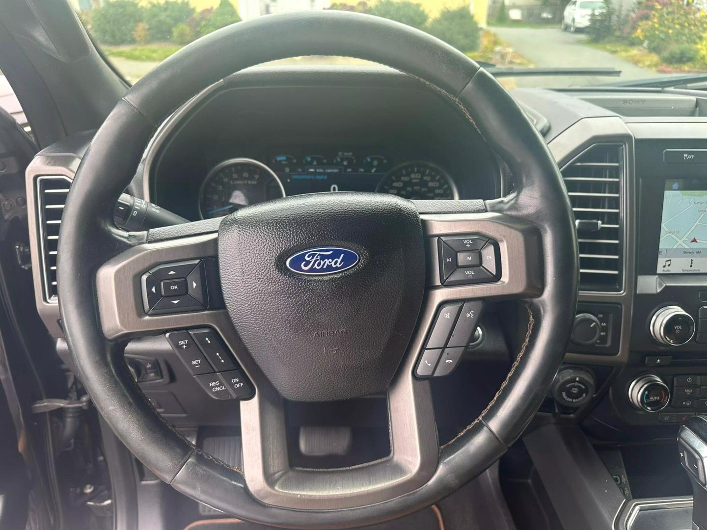 2017 Ford F-150 Limited photo 9