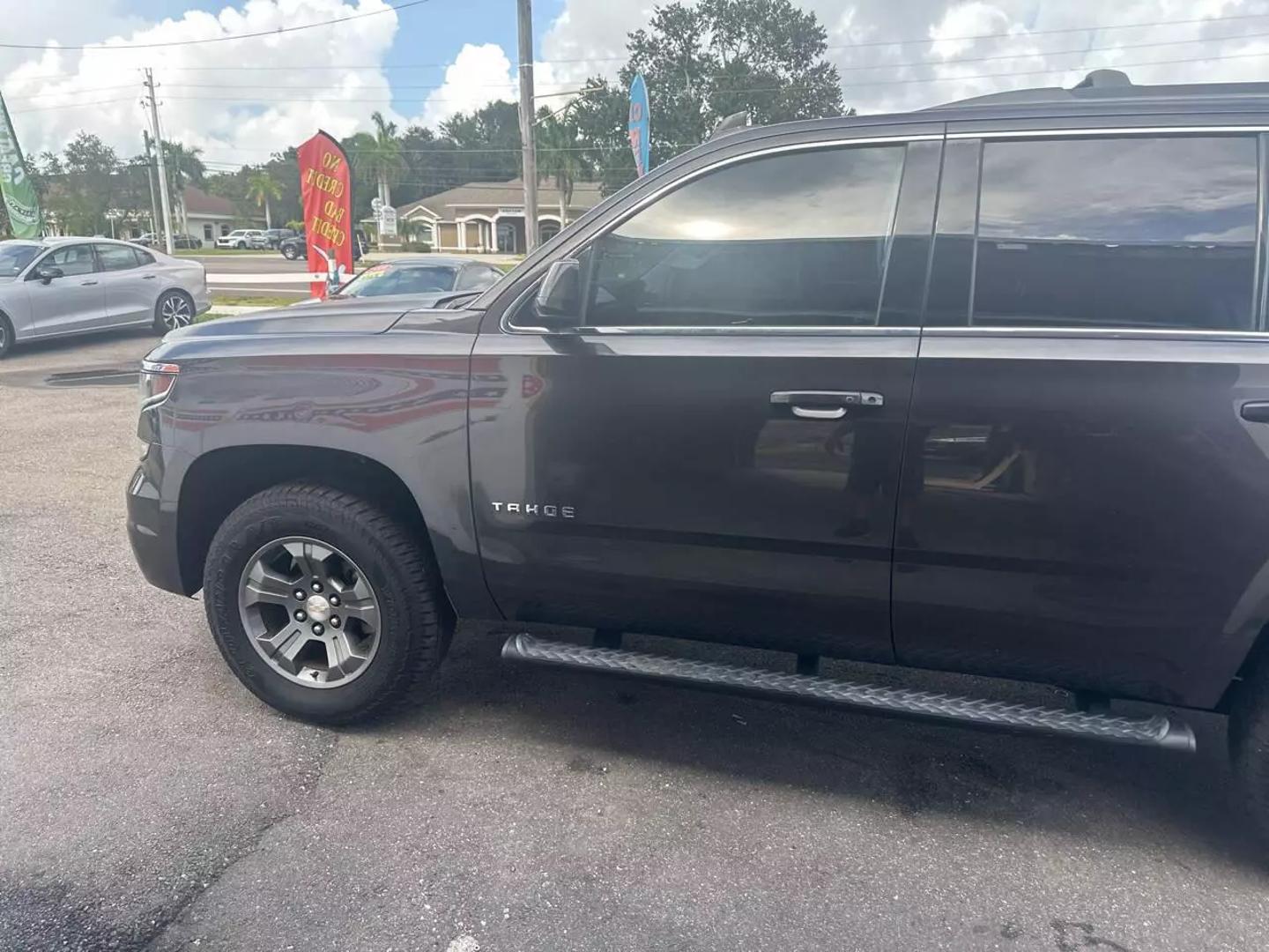 2016 Chevrolet Tahoe LT photo 11