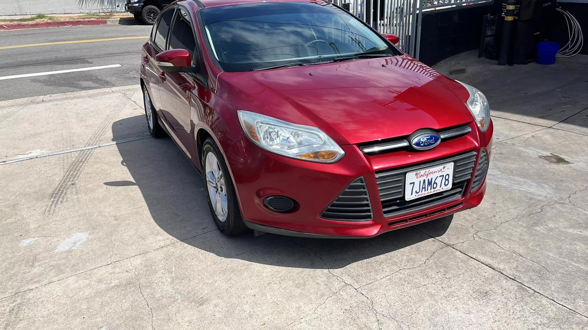 2014 Ford Focus SE photo 4