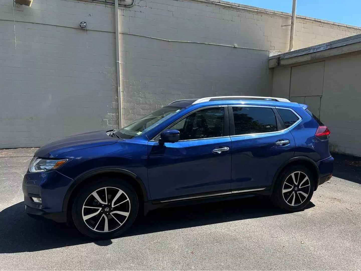 Nissan Rogue's photo