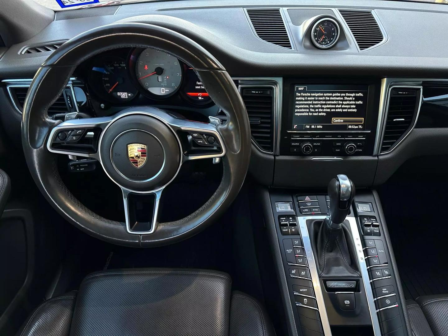 2016 Porsche Macan - Image 36