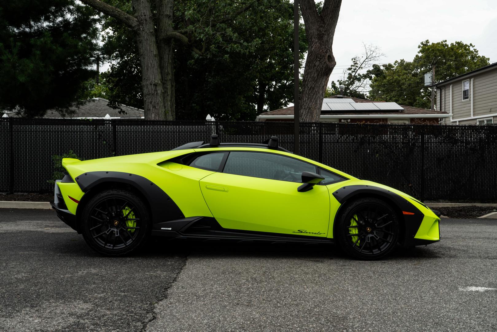 2023 Lamborghini Huracan - Image 21