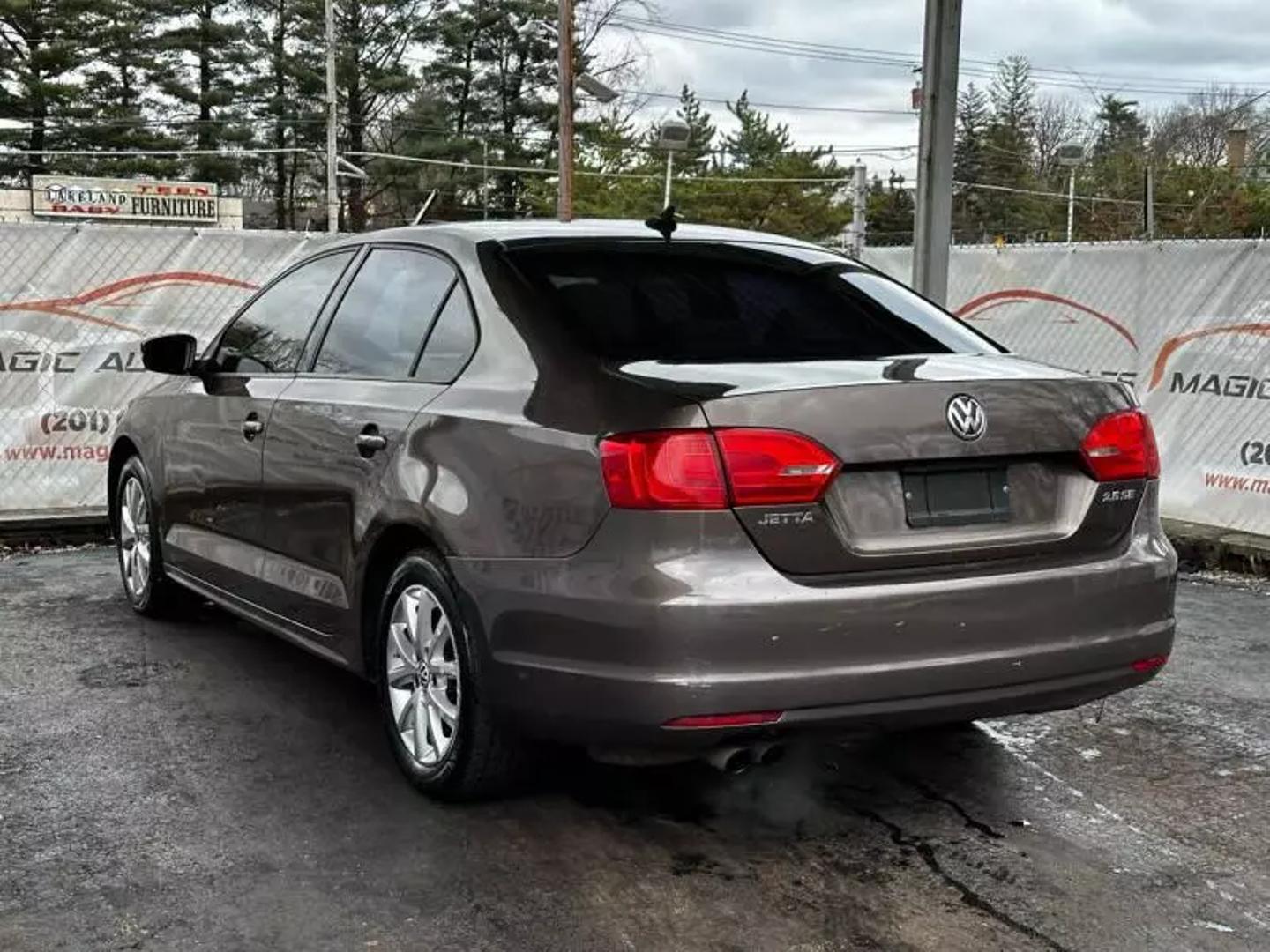 2011 Volkswagen Jetta - Image 7