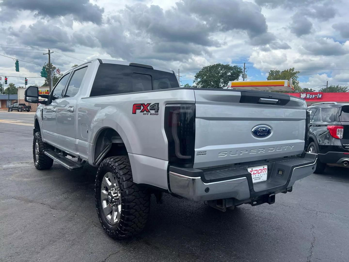 2019 Ford F250 Super Duty Crew Cab - Image 3