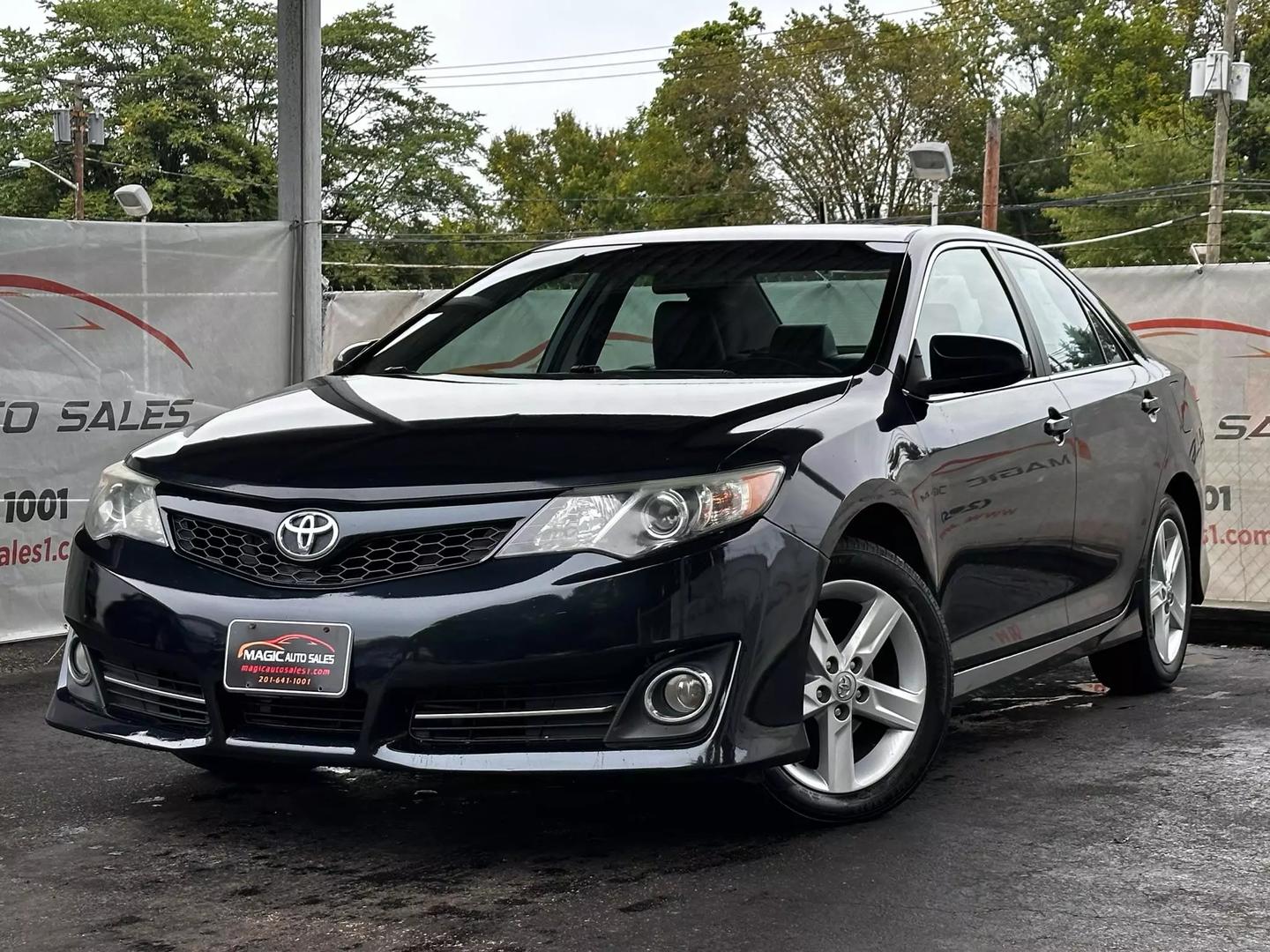 2014 Toyota Camry - Image 1