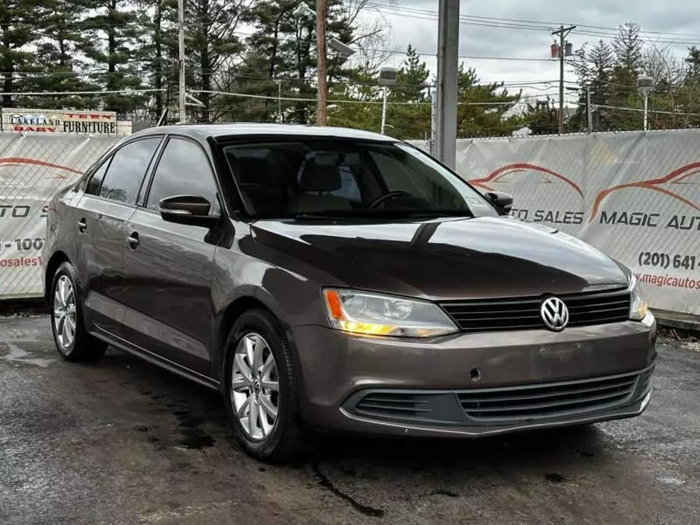 2011 Volkswagen Jetta - Image 6