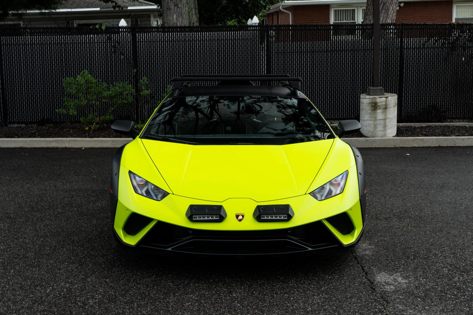 2023 Lamborghini Huracan - Image 3