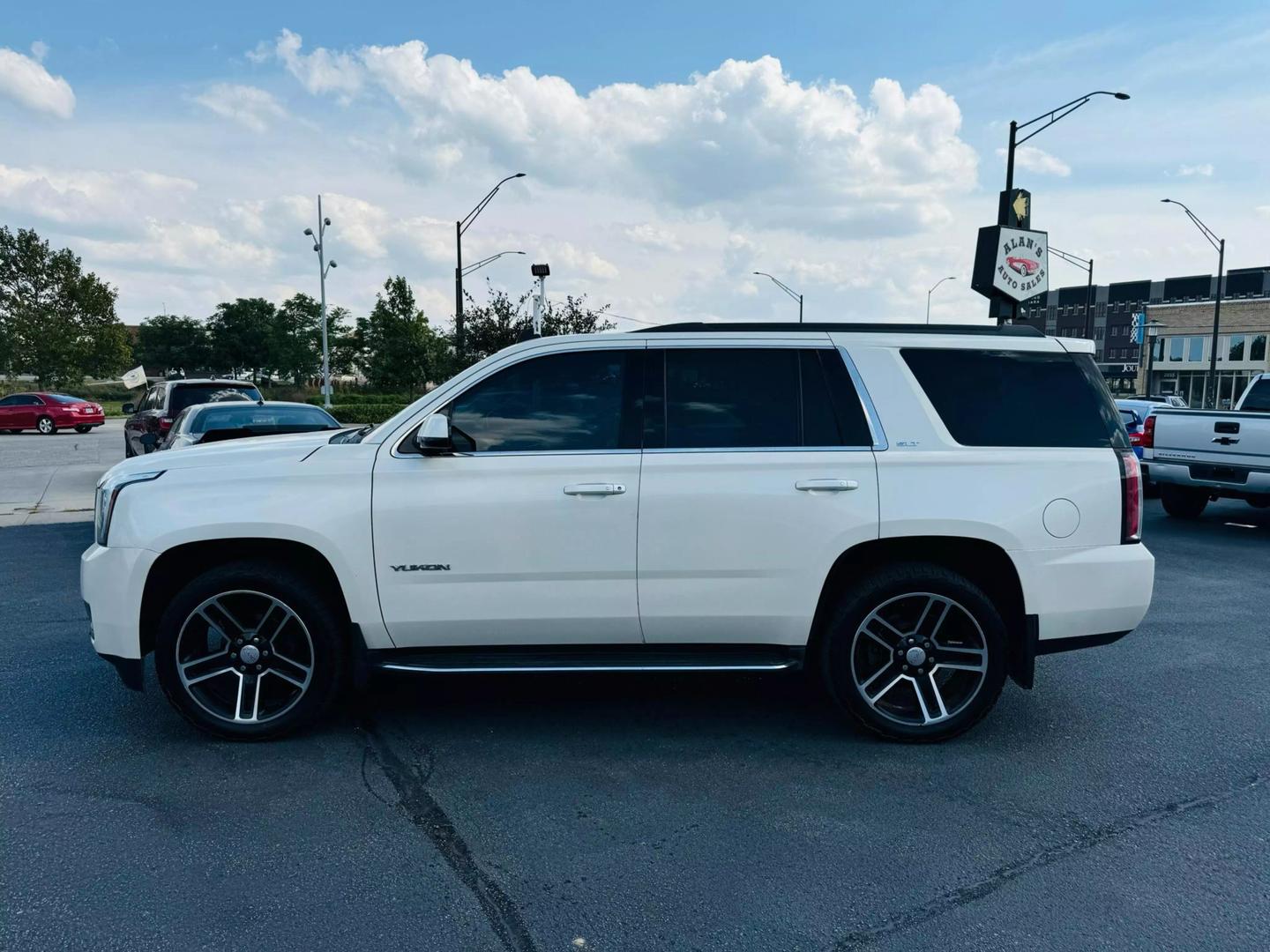 2015 GMC Yukon SLT photo 46